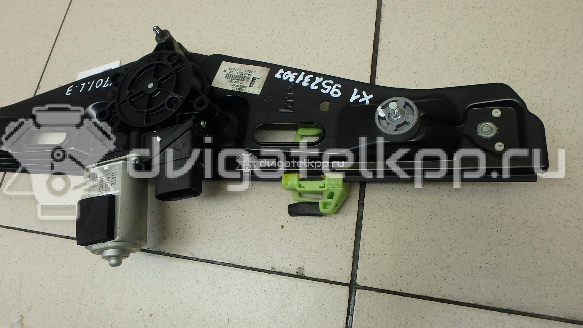Фото Стеклоподъемник электр. задний левый  51352990387 для Bmw X1 {forloop.counter}}