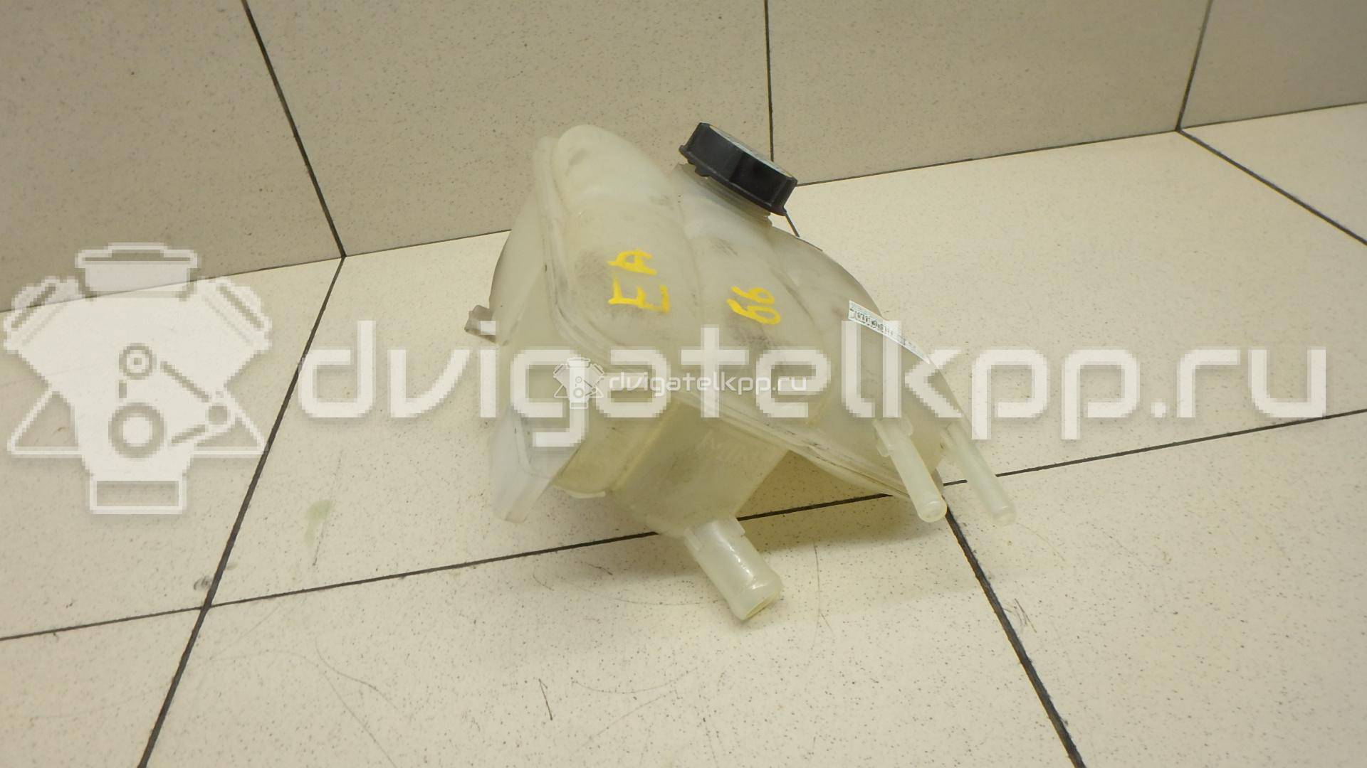 Фото Бачок расширительный  LF8B15350B для volvo C30 {forloop.counter}}