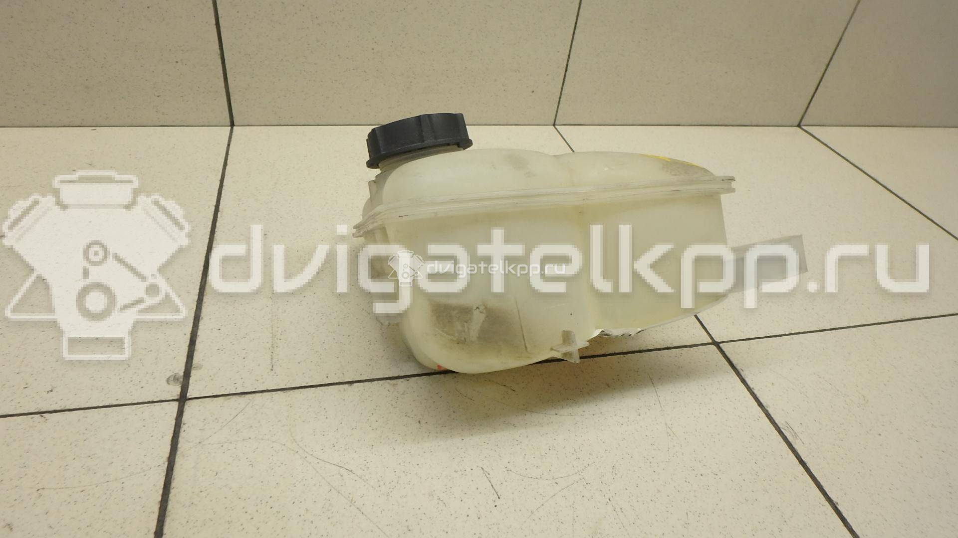 Фото Бачок расширительный  LF8B15350B для volvo C30 {forloop.counter}}