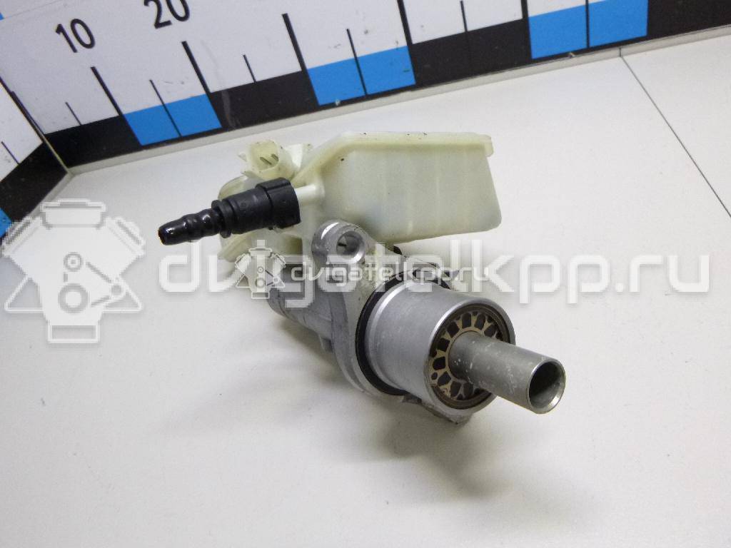 Фото Цилиндр тормозной главный  1689827 для Ford Focus / Kuga / C-Max {forloop.counter}}