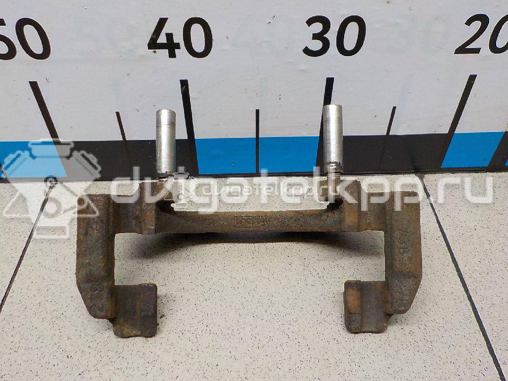 Фото Скоба суппорта переднего  1471710 для Ford Focus / C-Max {forloop.counter}}