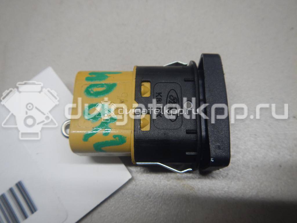 Фото Кнопка стеклоподъемника  1379197 для Ford Focus / S-Max / C-Max {forloop.counter}}