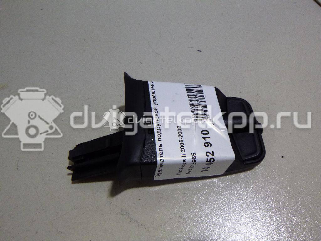 Фото Переключатель подрулевой управления магнитолой  1318965 для Ford Focus / Kuga / Transit / C-Max {forloop.counter}}