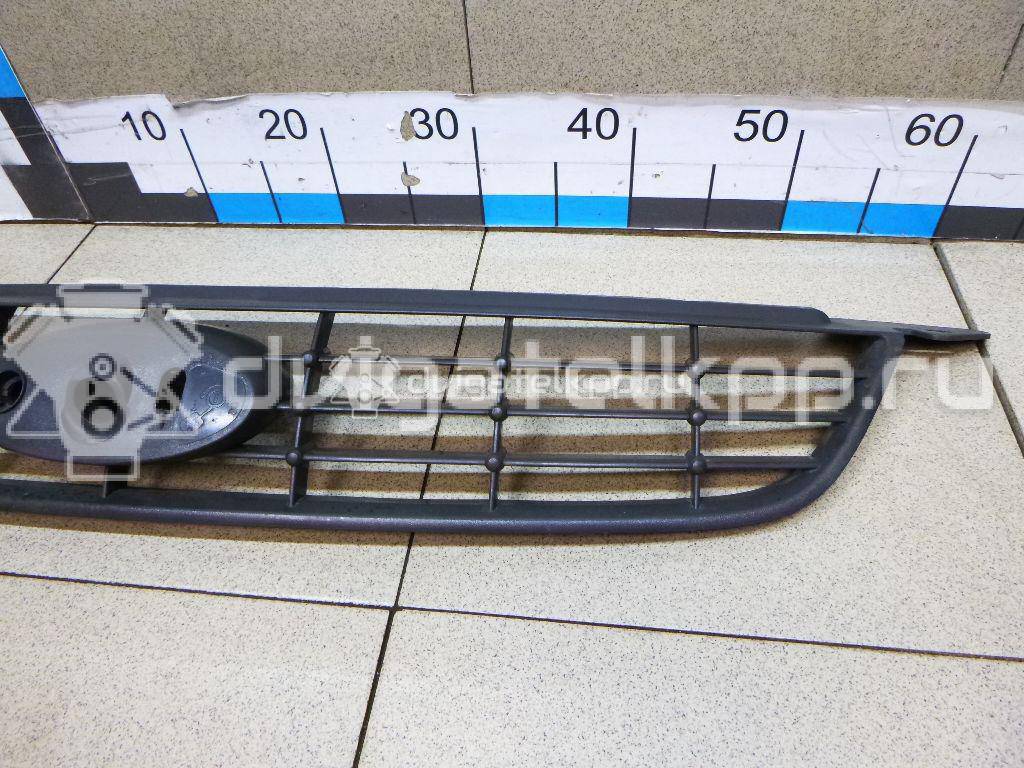 Фото Решетка радиатора  1676410 для Ford Focus {forloop.counter}}