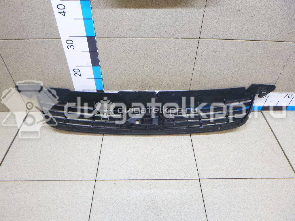 Фото Решетка радиатора  1676410 для Ford Focus {forloop.counter}}