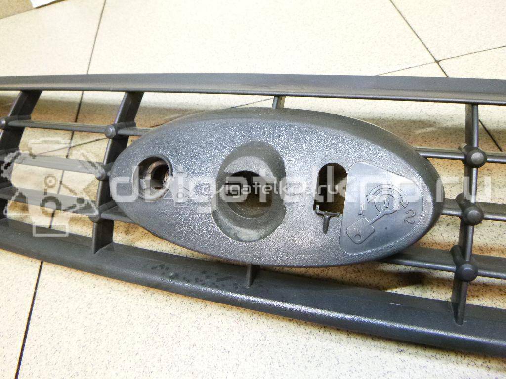 Фото Решетка радиатора  1676410 для Ford Focus {forloop.counter}}