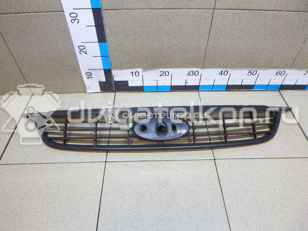 Фото Решетка радиатора  1676410 для Ford Focus {forloop.counter}}