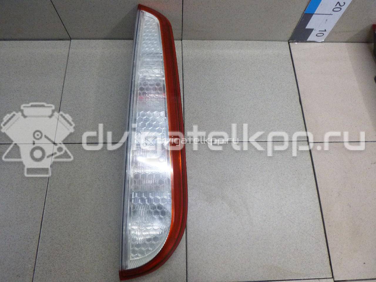 Фото Фонарь задний правый  1520762 для Ford Focus {forloop.counter}}