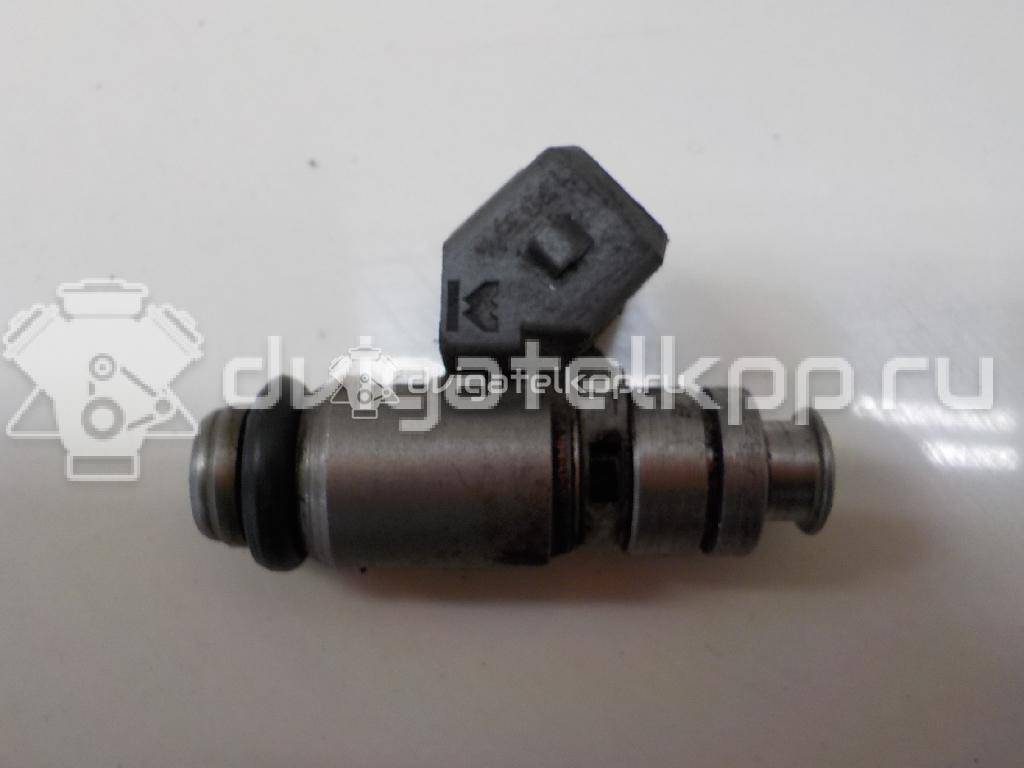 Фото Форсунка инжекторная электрическая  8200128959 для Renault Clio / Laguna / Scénic / Megane {forloop.counter}}