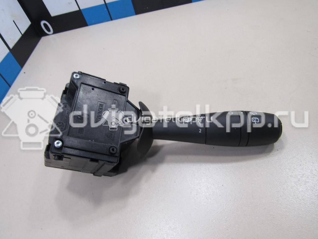 Фото Переключатель стеклоочистителей  8201168013 для Renault Trafic / Captur J5 / Clio {forloop.counter}}