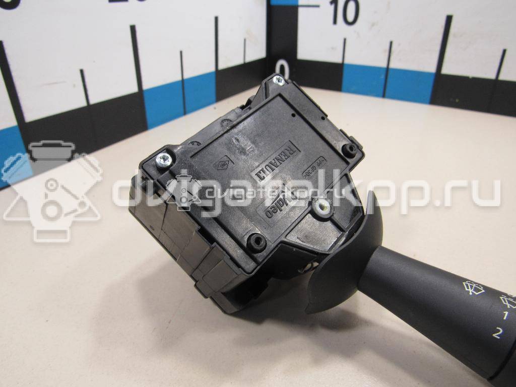Фото Переключатель стеклоочистителей  8201168013 для Renault Trafic / Captur J5 / Clio {forloop.counter}}