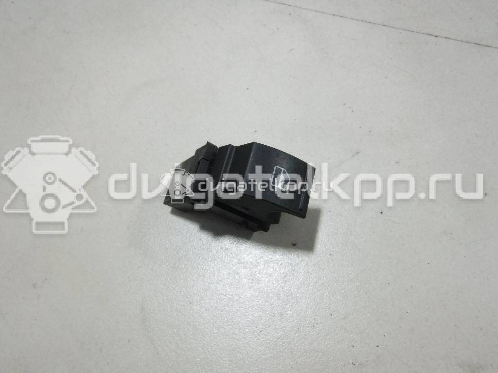 Фото Кнопка стеклоподъемника  7L6959855B для Seat Ibiza / Leon / Toledo / Alhambra / Altea {forloop.counter}}