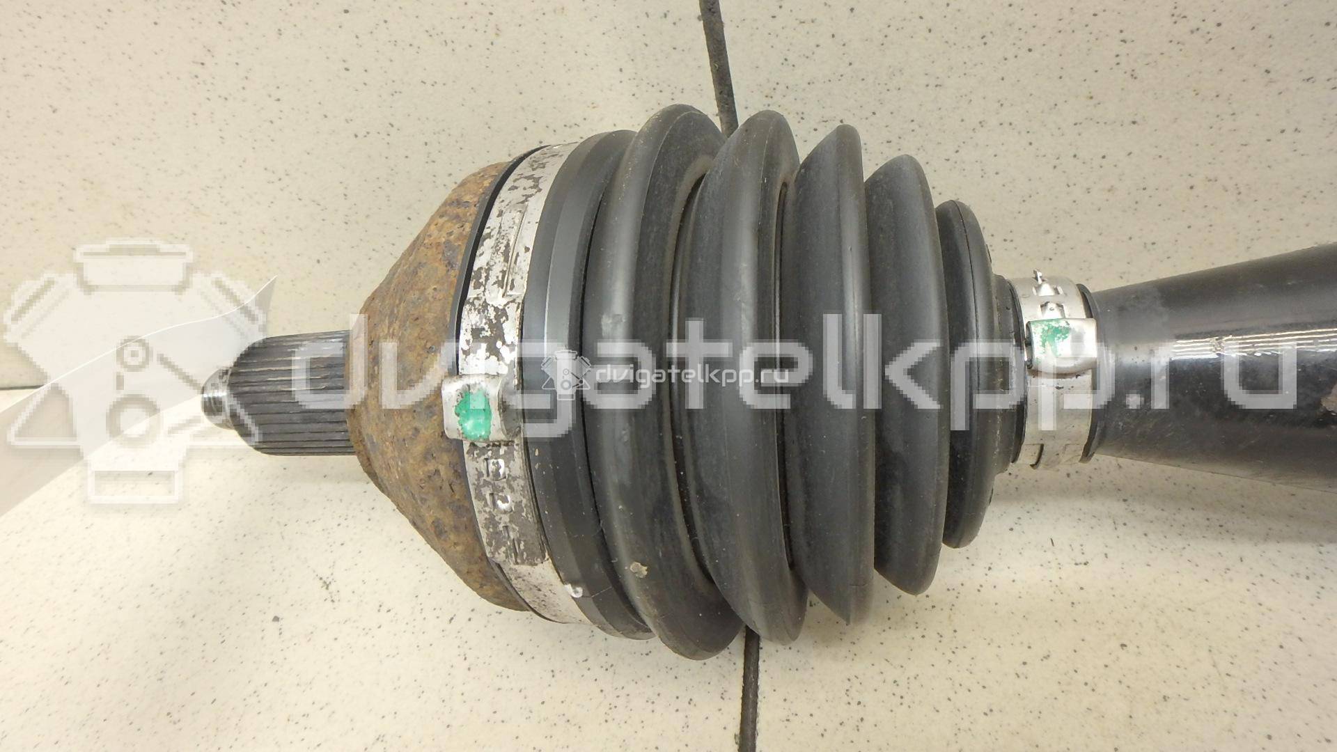 Фото Полуось передняя правая  6R0407762K для skoda Fabia {forloop.counter}}