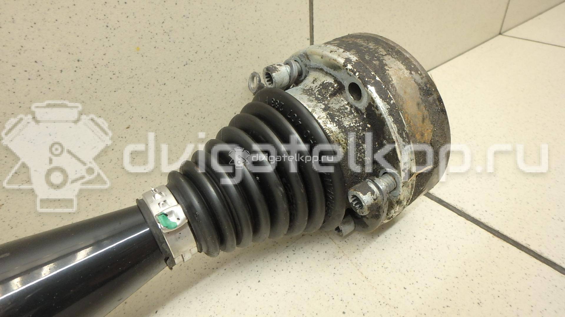 Фото Полуось передняя правая  6R0407762K для skoda Fabia {forloop.counter}}