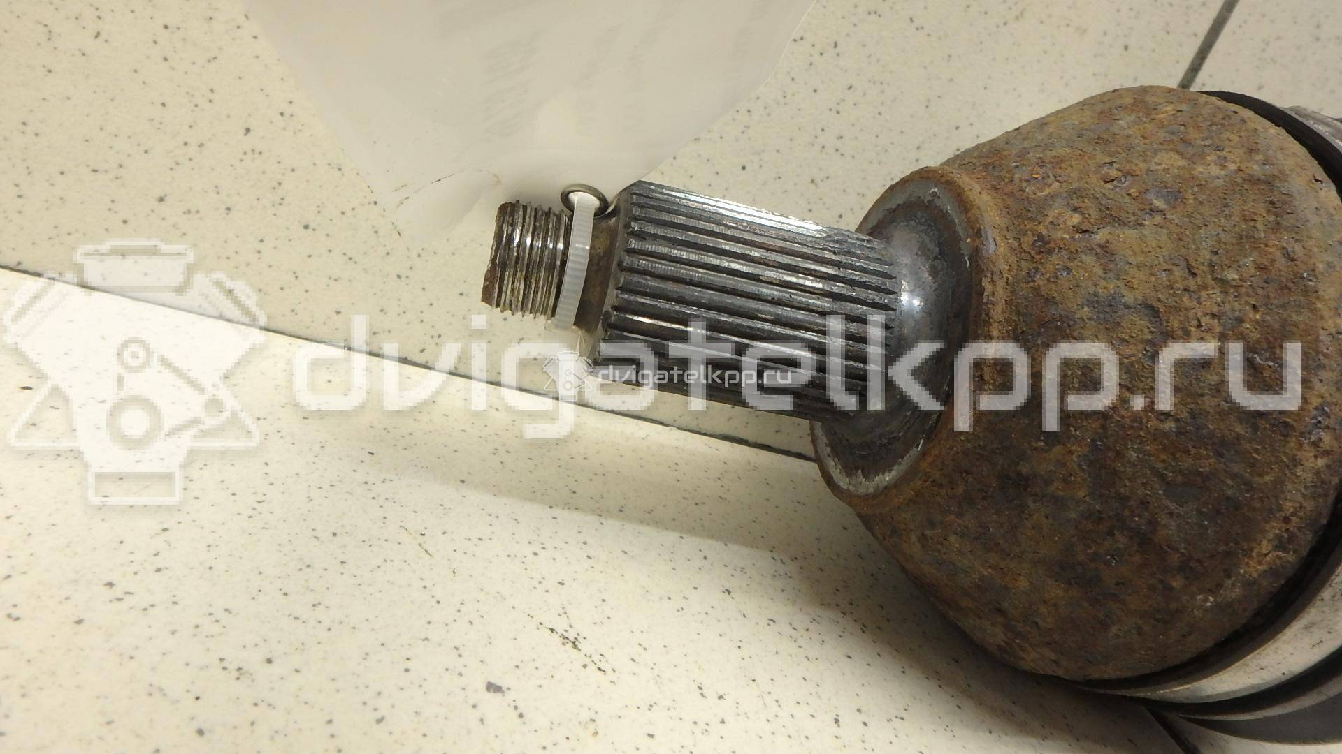 Фото Полуось передняя правая  6R0407762K для skoda Fabia {forloop.counter}}