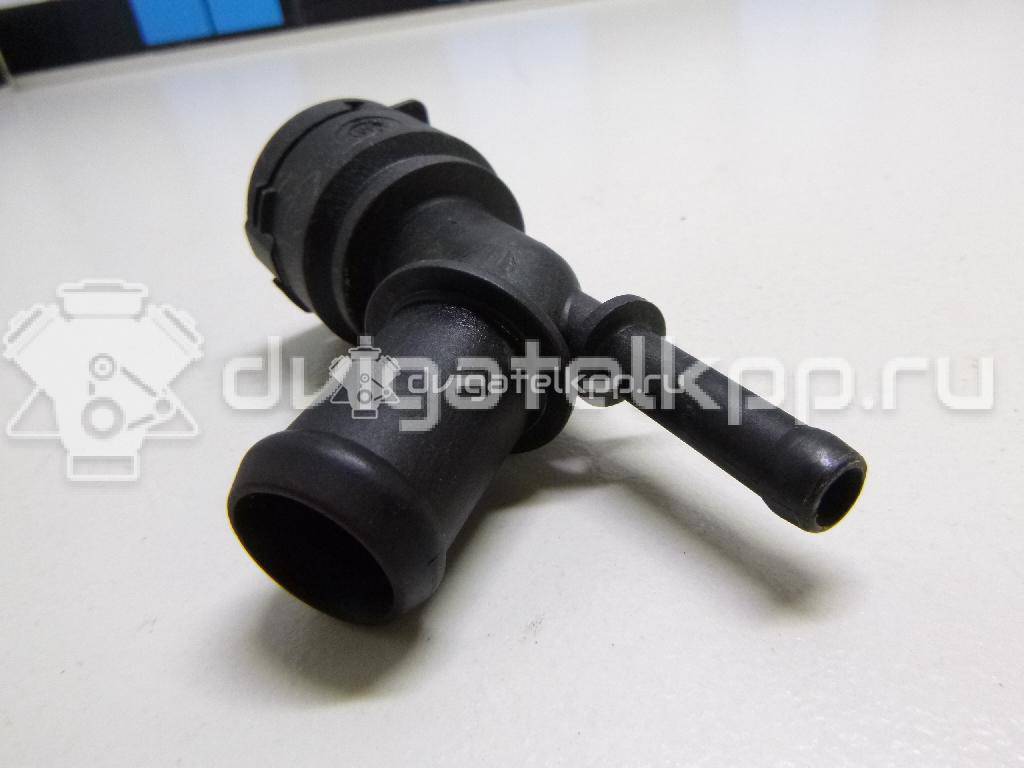 Фото Фланец двигателя системы охлаждения  1J0122291B для Skoda Octavia / Rapid {forloop.counter}}