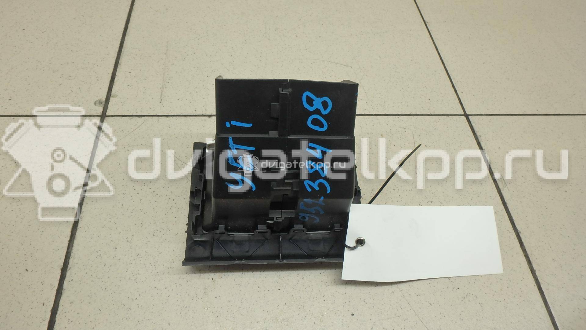 Фото Дефлектор воздушный  1Z08192039B9 для skoda Octavia (A5 1Z-) {forloop.counter}}