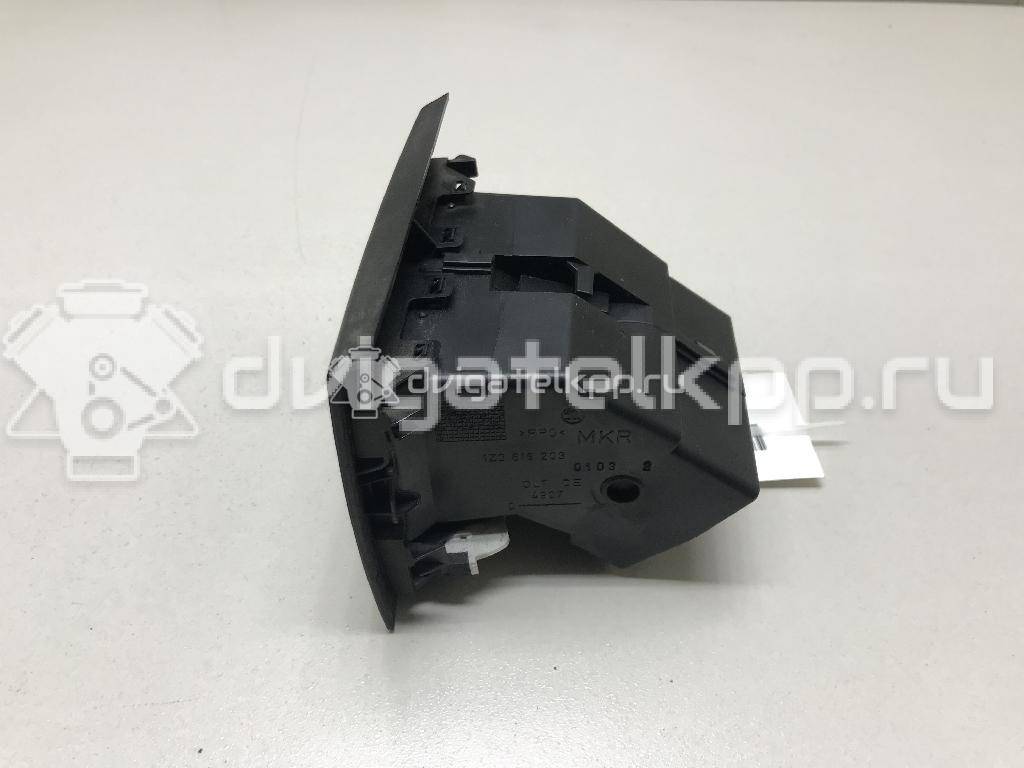 Фото Дефлектор воздушный  1Z08192039B9 для skoda Octavia (A5 1Z-) {forloop.counter}}