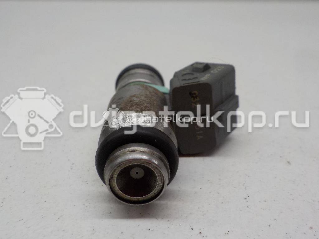 Фото Форсунка инжекторная электрическая  032906031A для Volkswagen Polo / Caddy / Vento 1H2 / Golf {forloop.counter}}