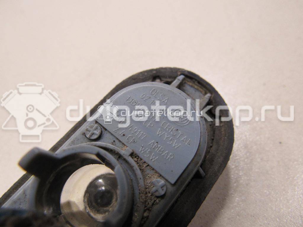 Фото Повторитель на крыло белый  1J0949117 для Volkswagen Up 121, 122, Bl1, Bl2 / Vento 1H2 / Amarok S1B / Bora / Multivan {forloop.counter}}