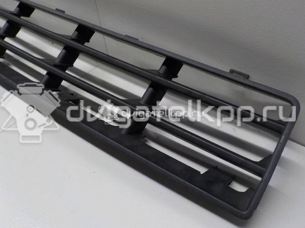 Фото Решетка в бампер центральная  1J0853677D для Volkswagen Golf {forloop.counter}}