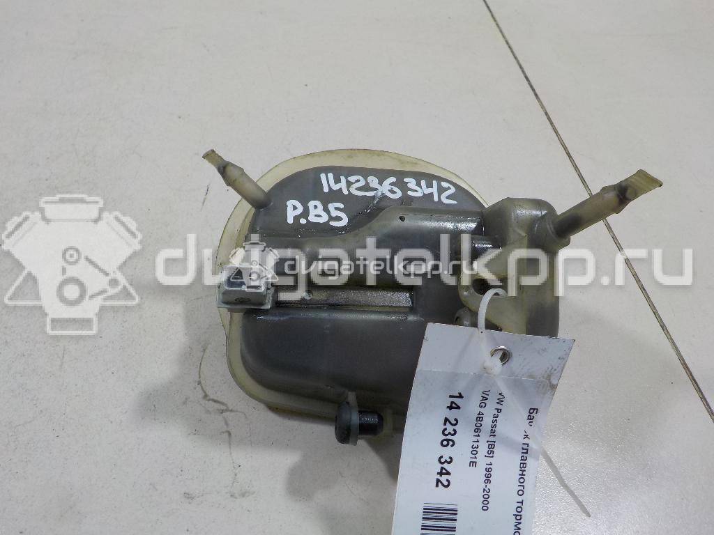 Фото Бачок главного тормозного цилиндра  4B0611301E для vw Passat [B5] {forloop.counter}}