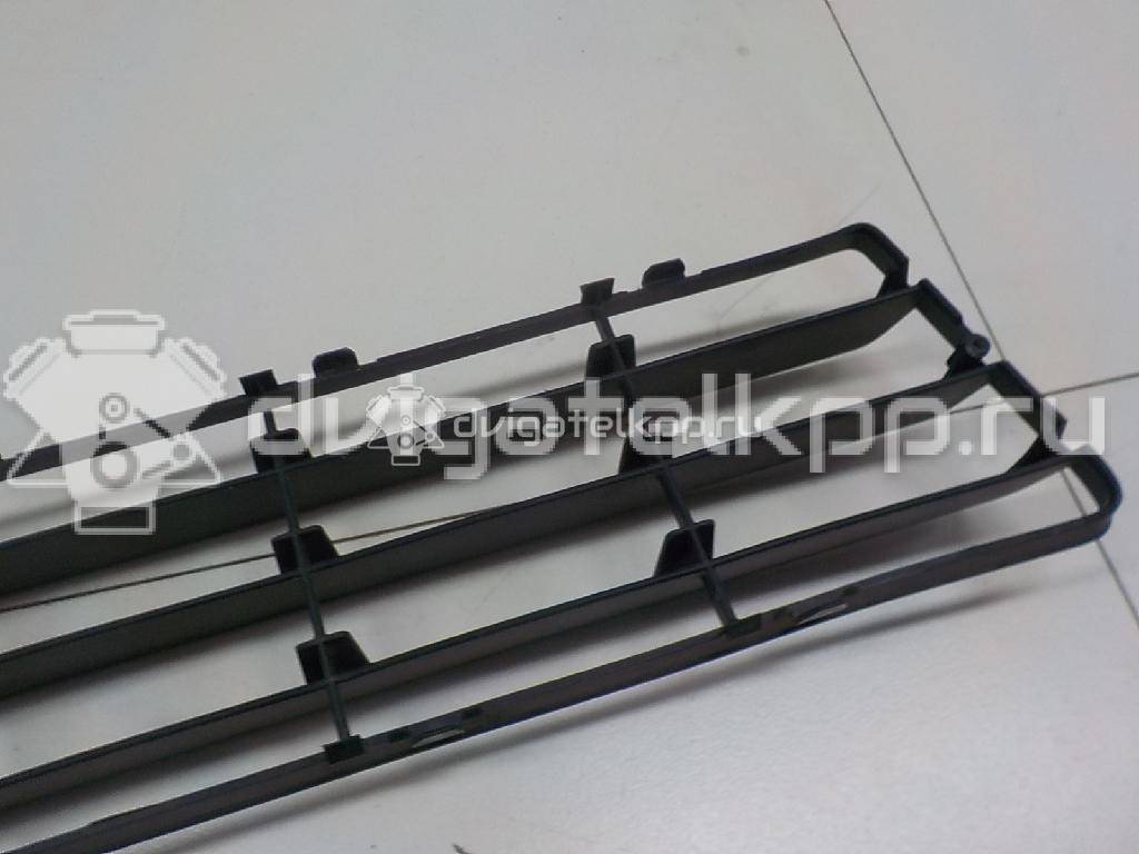 Фото Решетка в бампер центральная  7172163J005PK для Suzuki Swift {forloop.counter}}