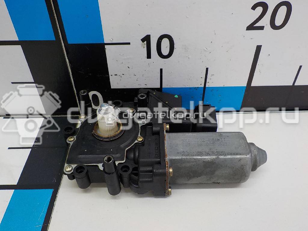 Фото Моторчик стеклоподъемника  8D0959802D для Audi A4 {forloop.counter}}