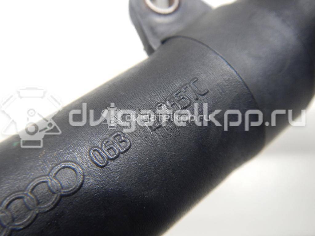 Фото Патрубок воздушного фильтра  06B129657C для Audi A4 / A6 {forloop.counter}}