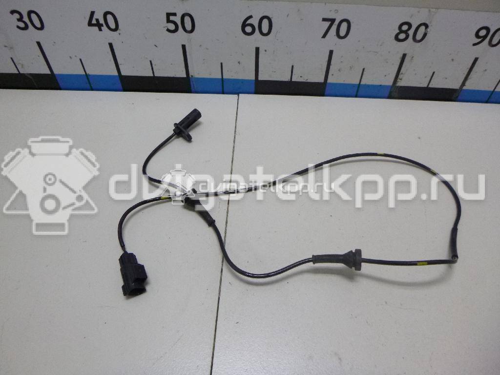 Фото Датчик ABS передний правый  30773740 для Volvo S80 / V70 / Xc70 / S60 {forloop.counter}}