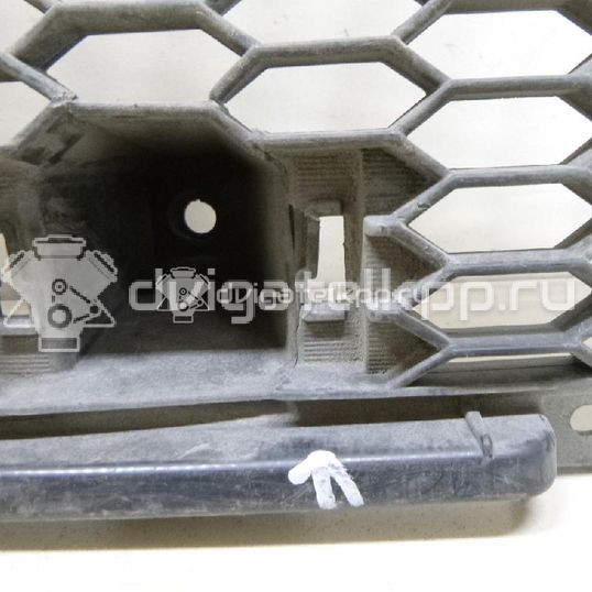 Фото Решетка в бампер  6402A199 для Mitsubishi Outlander