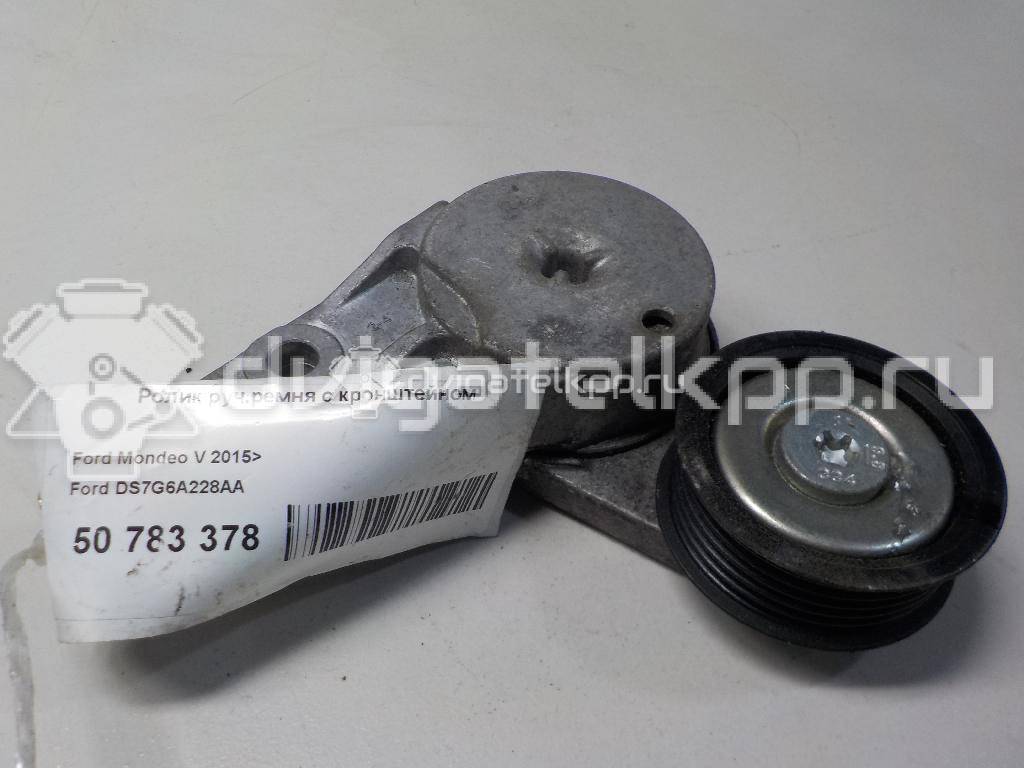 Фото Ролик-натяжитель ручейкового ремня  DS7G6A228AA для Ford Fiesta / Focus / Tourneo / C-Max / Galaxy {forloop.counter}}