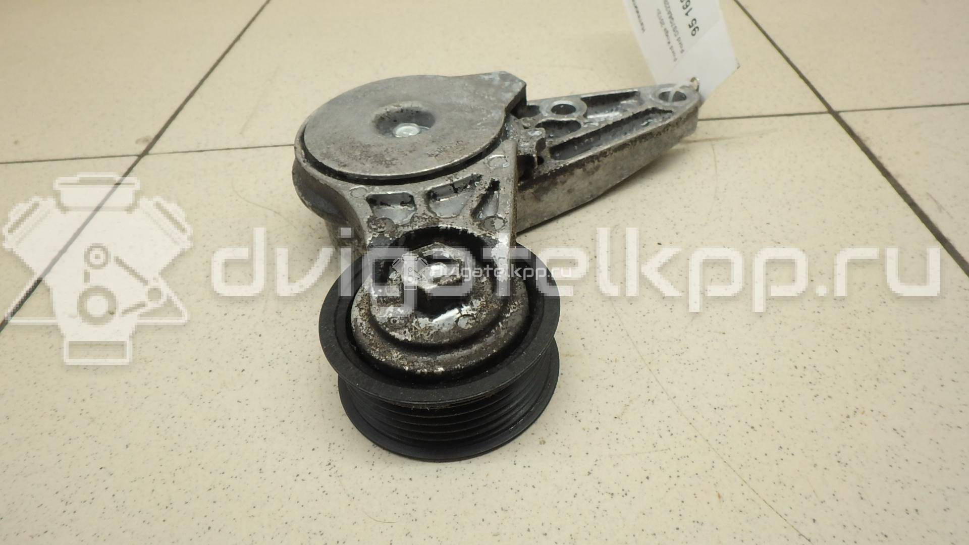 Фото Ролик-натяжитель ручейкового ремня  DS7G6A228AA для Ford Fiesta / Focus / Tourneo / C-Max / Galaxy {forloop.counter}}