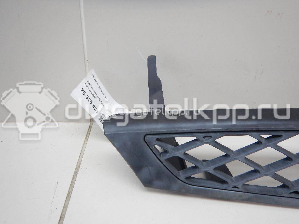 Фото Решетка радиатора  1744364 для Ford Focus {forloop.counter}}