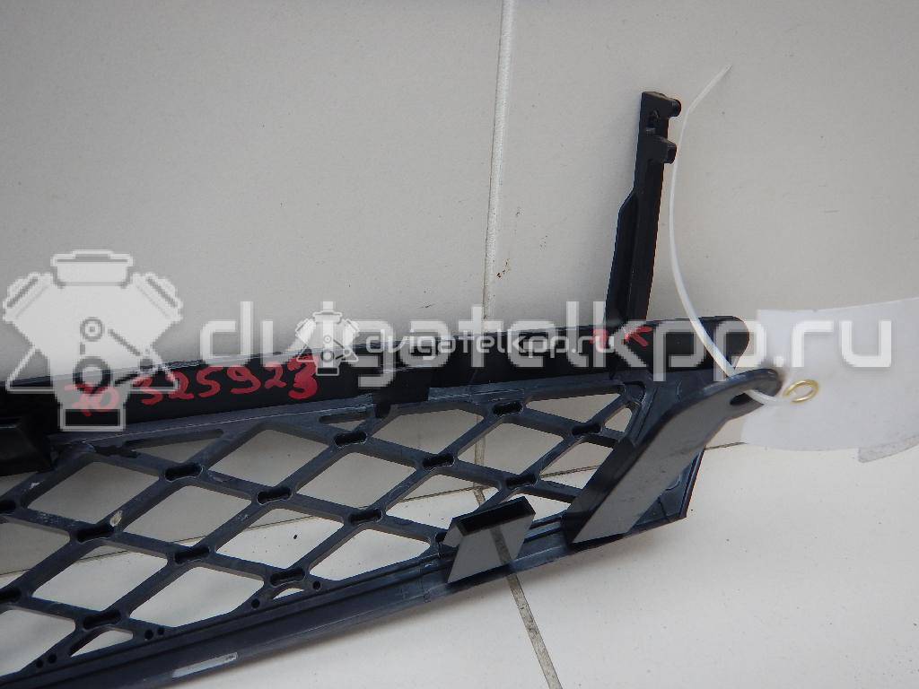 Фото Решетка радиатора  1744364 для Ford Focus {forloop.counter}}