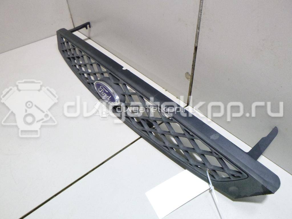 Фото Решетка радиатора  1744364 для Ford Focus {forloop.counter}}