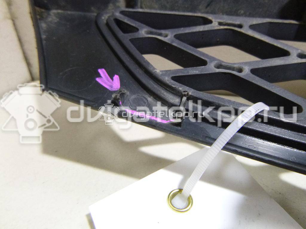 Фото Решетка радиатора  1744364 для Ford Focus {forloop.counter}}