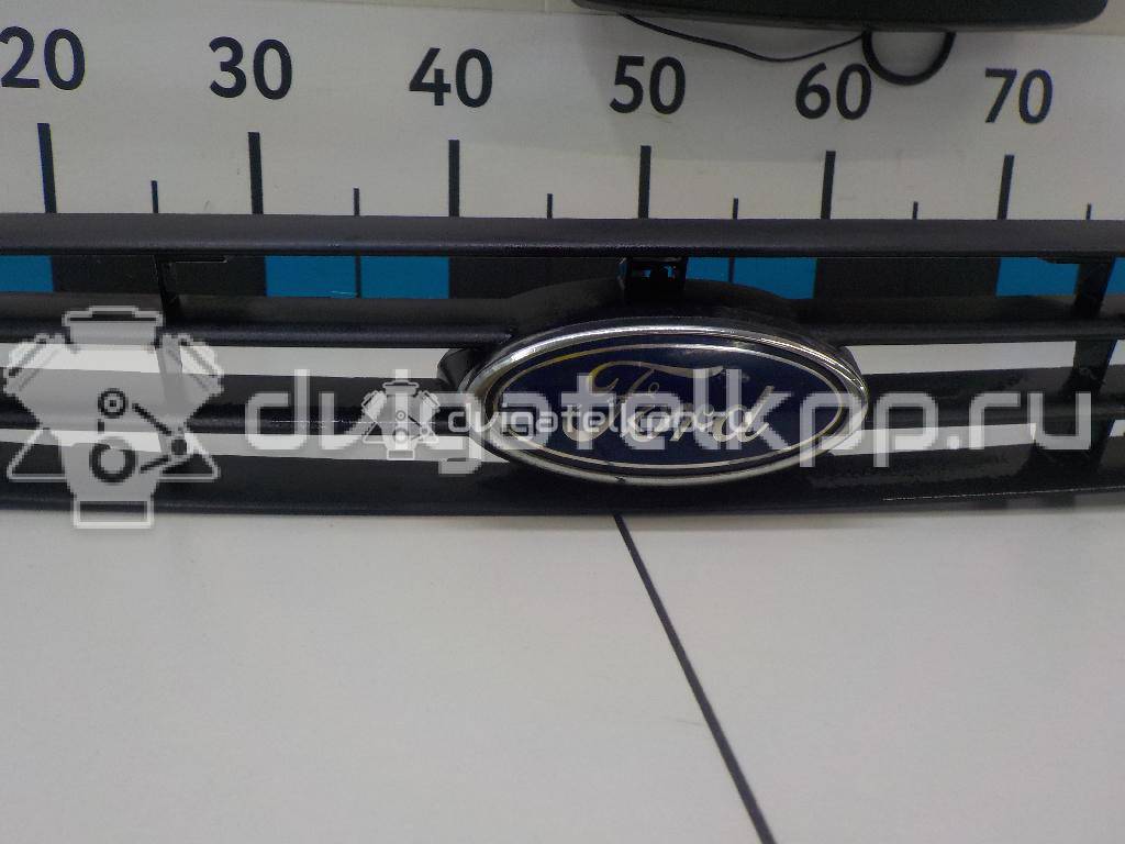 Фото Решетка радиатора  1132680 для Ford Focus {forloop.counter}}