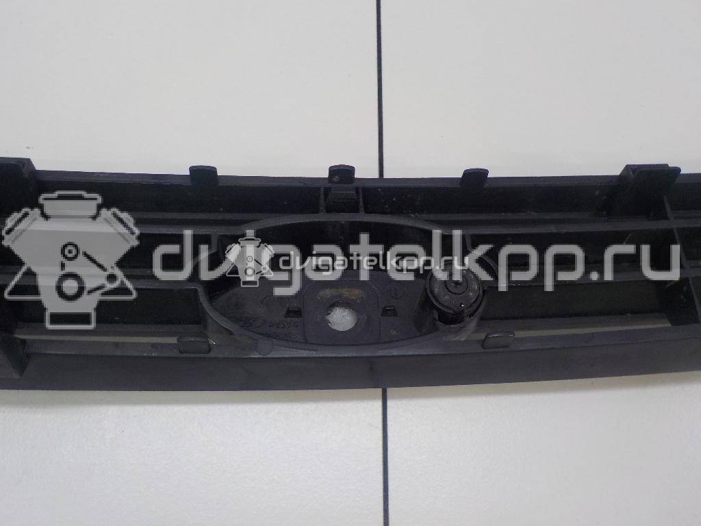 Фото Решетка радиатора  1132680 для Ford Focus {forloop.counter}}