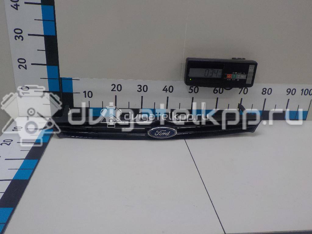 Фото Решетка радиатора  1132680 для Ford Focus {forloop.counter}}
