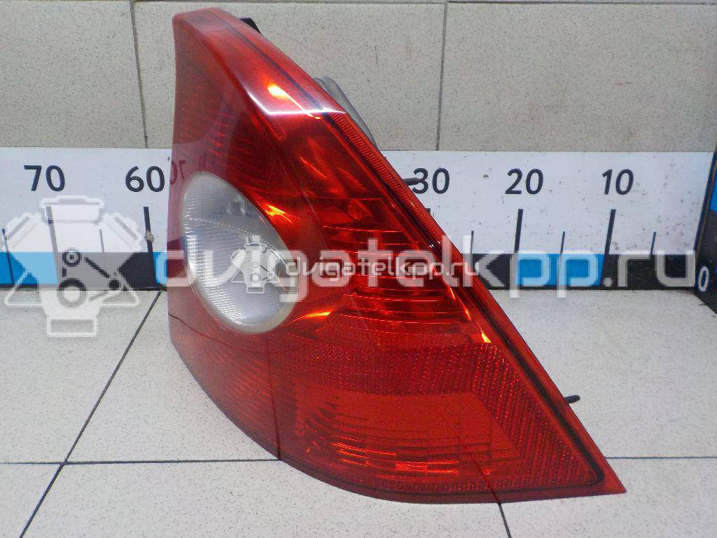 Фото Фонарь задний правый  1333832 для Ford Focus {forloop.counter}}