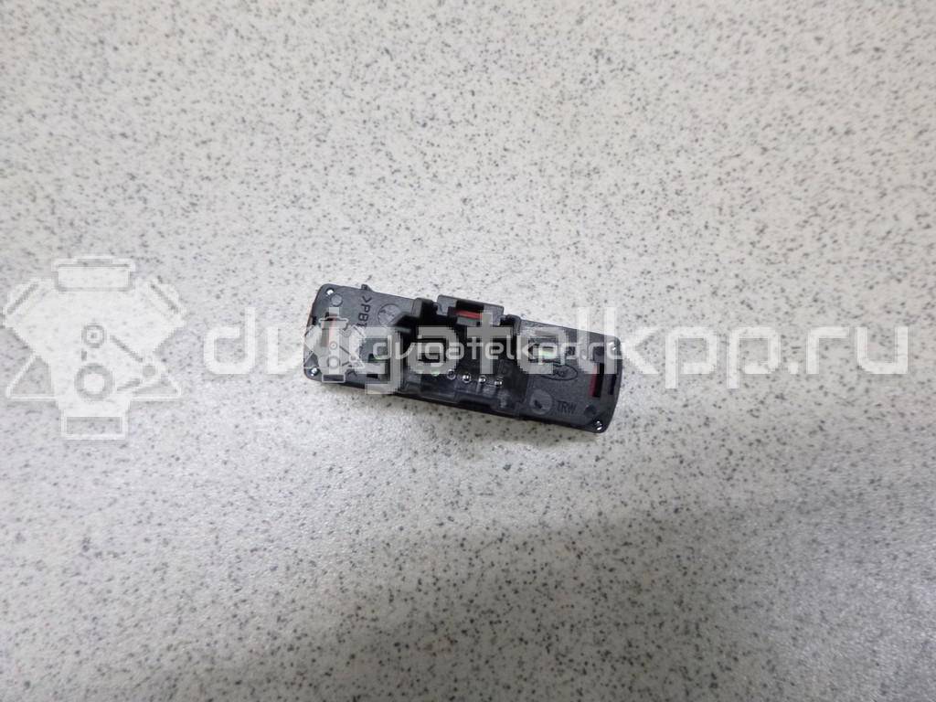 Фото Кнопка аварийной сигнализации  1553762 для Ford Galaxy / S-Max / Mondeo {forloop.counter}}