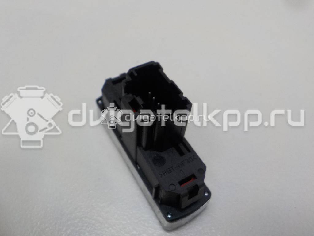 Фото Кнопка аварийной сигнализации  1553762 для Ford Galaxy / S-Max / Mondeo {forloop.counter}}