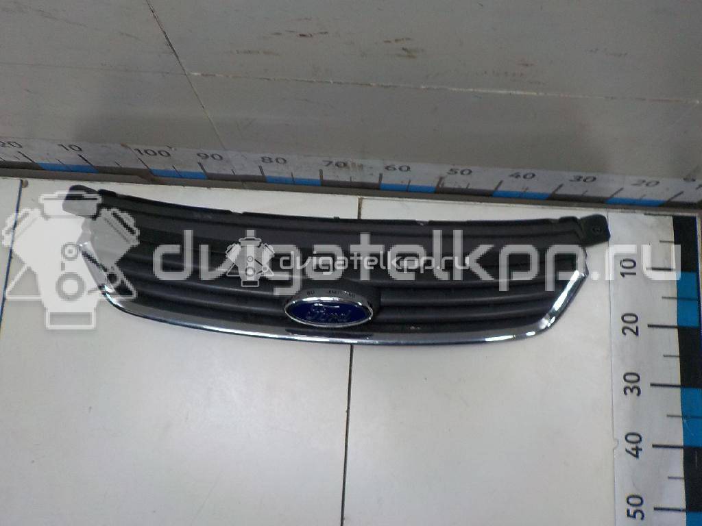 Фото Решетка радиатора  1497839 для Ford Kuga {forloop.counter}}