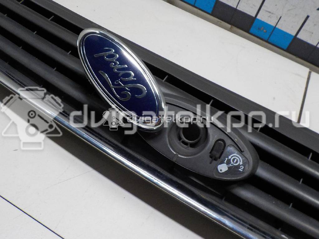 Фото Решетка радиатора  1497839 для Ford Kuga {forloop.counter}}