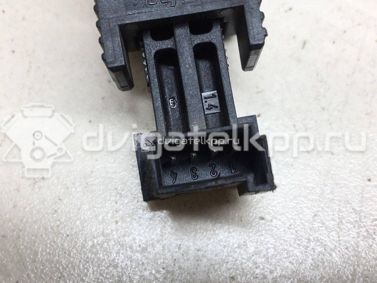 Фото Датчик включения стопсигнала  61316967601 для mercedes benz A180/200/250 W176 {forloop.counter}}