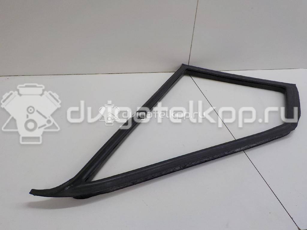 Фото Уплотнитель форточки левой  9017250120 для mercedes benz Sprinter (901-905)/Sprinter Classic (909) {forloop.counter}}
