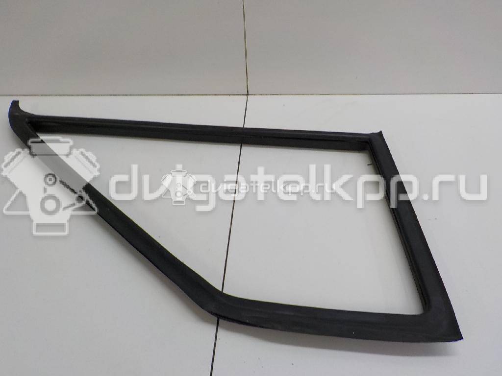 Фото Уплотнитель форточки левой  9017250120 для mercedes benz Sprinter (901-905)/Sprinter Classic (909) {forloop.counter}}