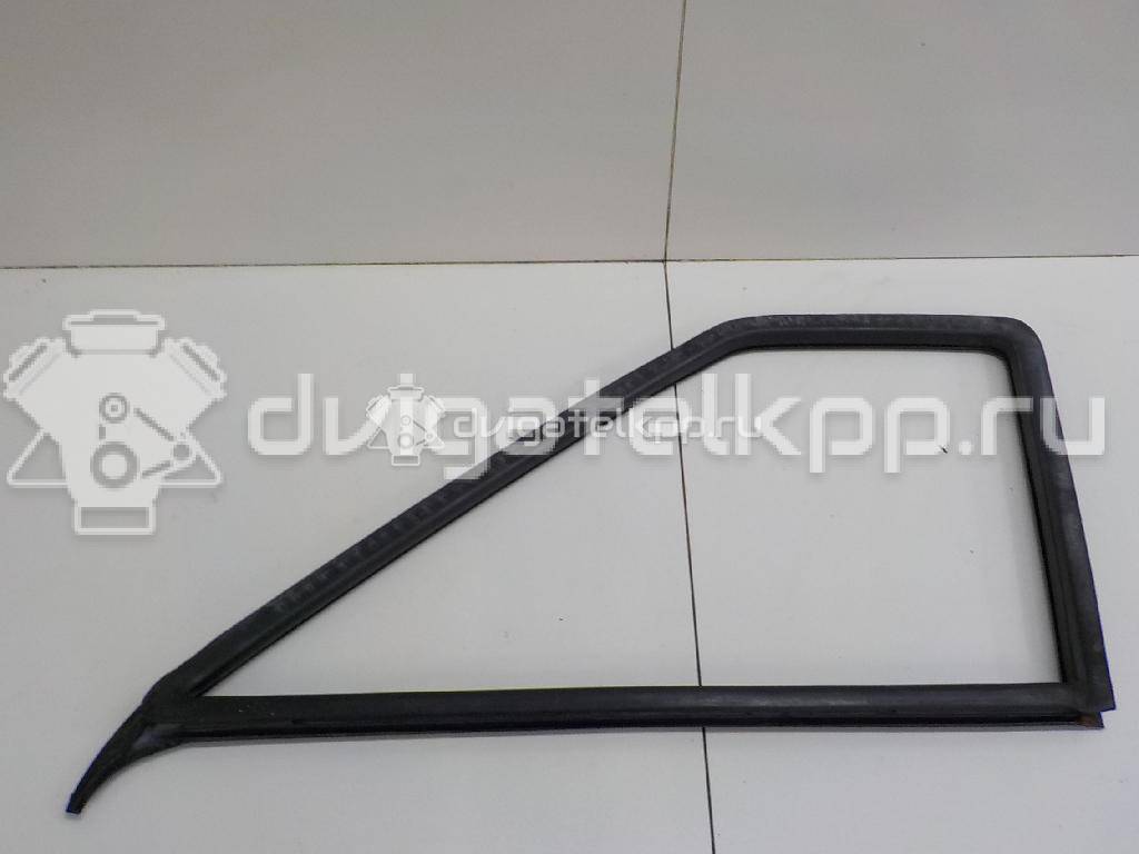 Фото Уплотнитель форточки левой  9017250120 для mercedes benz Sprinter (901-905)/Sprinter Classic (909) {forloop.counter}}