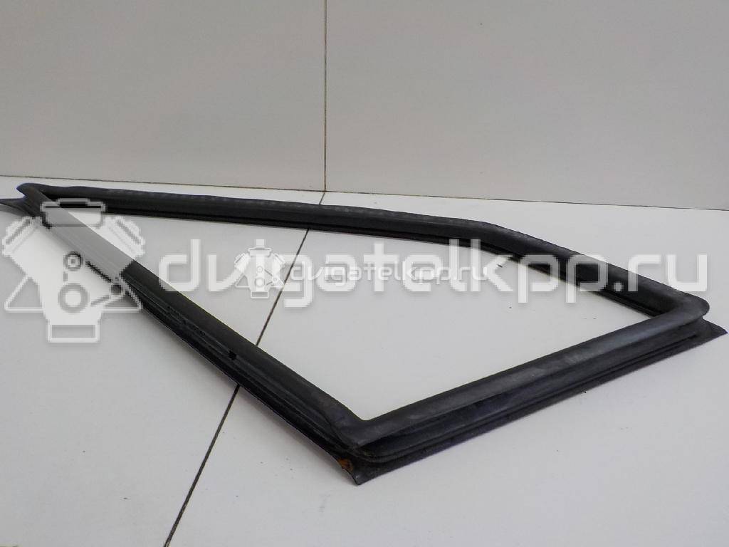 Фото Уплотнитель форточки левой  9017250120 для mercedes benz Sprinter (901-905)/Sprinter Classic (909) {forloop.counter}}